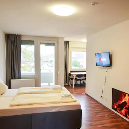 Im Mit Eigene Kueche Bad Balkon Parkplatz Netflix Nuremberg