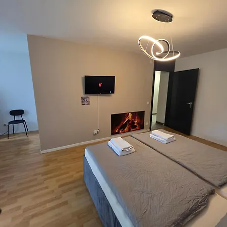 Apartment Im Mit Eigene Kueche Bad Balkon Parkplatz Netflix